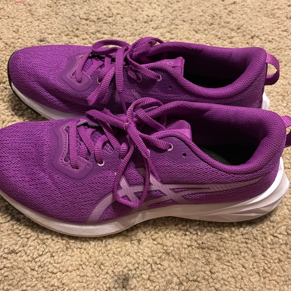 Purple asics size 8.5 women’s